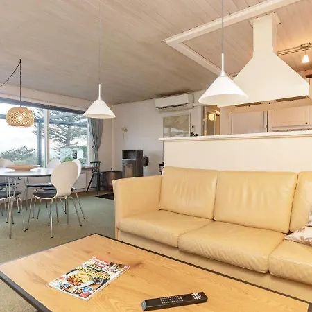 Beachfront Family Retreat - By Traum Ferienhaus